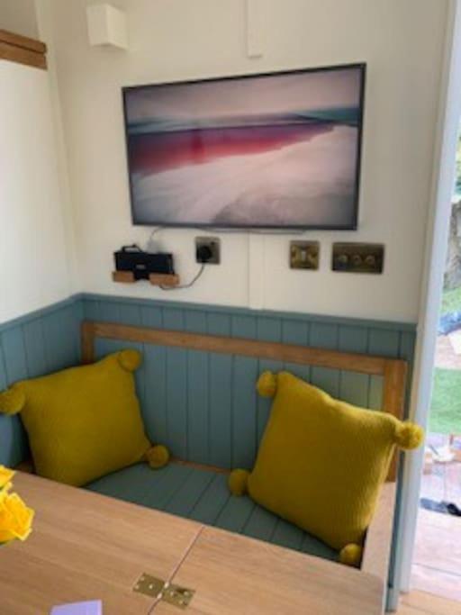 Romantic Shepherds Hut With Stunning Sunsets Hollingbourne المظهر الخارجي الصورة